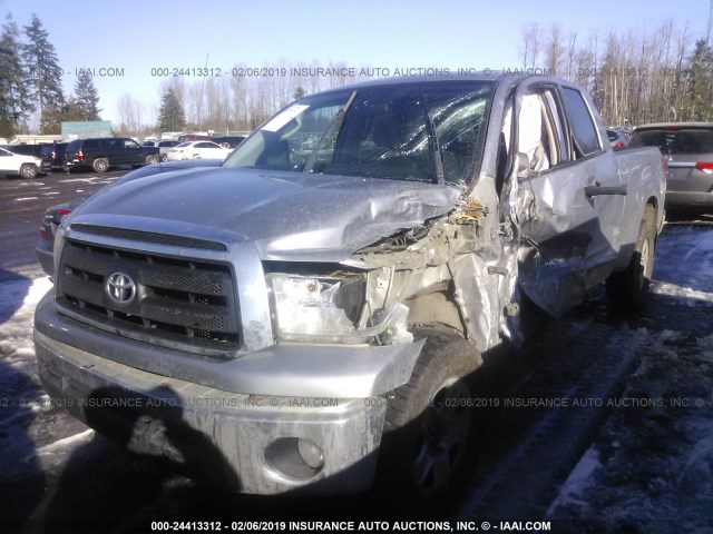 5TFUY5F17BX186119 - 2011 TOYOTA TUNDRA DOUBLE CAB SR5 SILVER photo 2