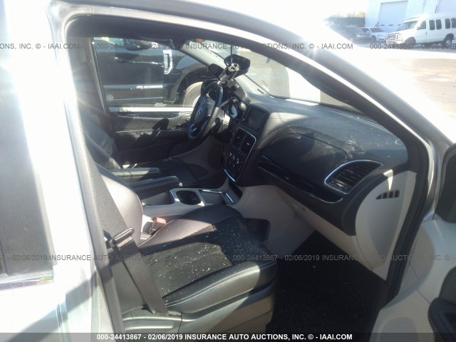 2C4RDGCG0KR578573 - 2019 DODGE GRAND CARAVAN SXT GRAY photo 5