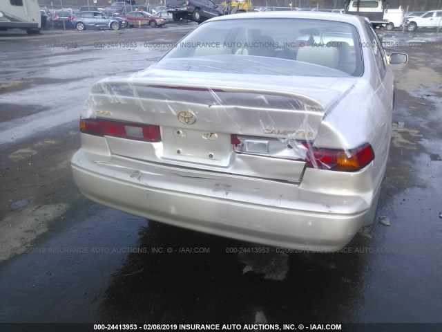 4T1BG22K8WU336152 - 1998 TOYOTA CAMRY CE/LE/XLE BEIGE photo 6