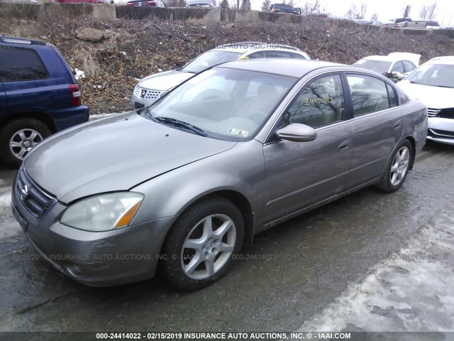 1N4BL11D32C170173 - 2002 NISSAN ALTIMA SE GRAY photo 2