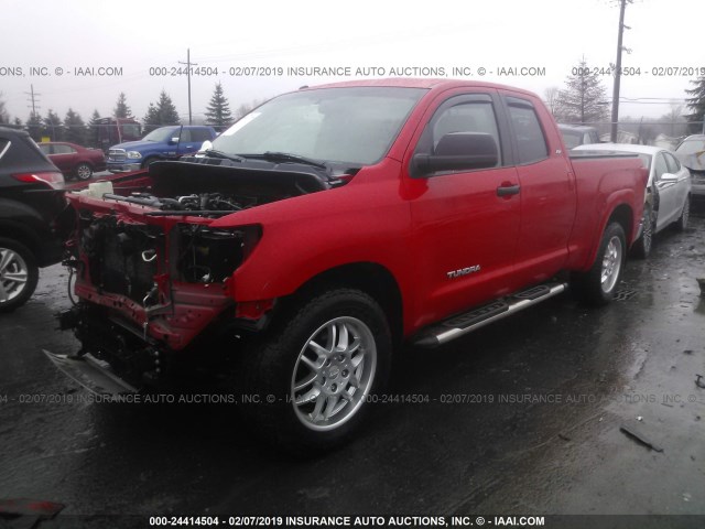 5TFRM5F16AX012543 - 2010 TOYOTA TUNDRA DOUBLE CAB SR5 RED photo 2