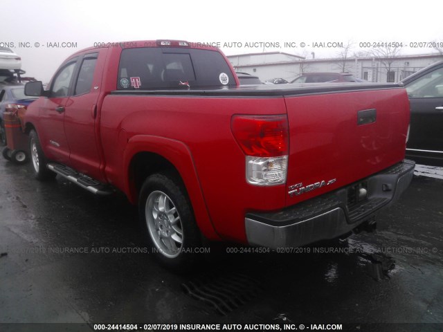 5TFRM5F16AX012543 - 2010 TOYOTA TUNDRA DOUBLE CAB SR5 RED photo 3