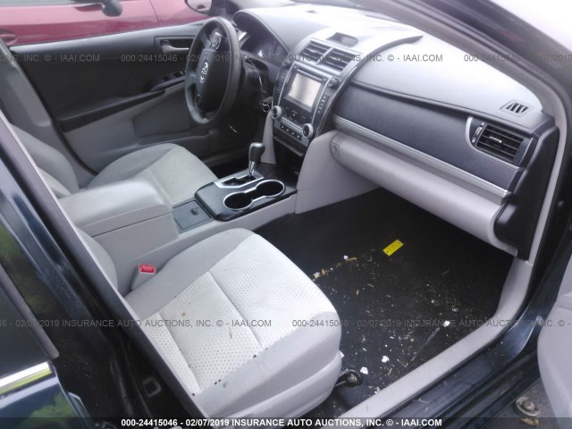 4T1BF1FK4CU055940 - 2012 TOYOTA CAMRY SE/LE/XLE BLACK photo 5