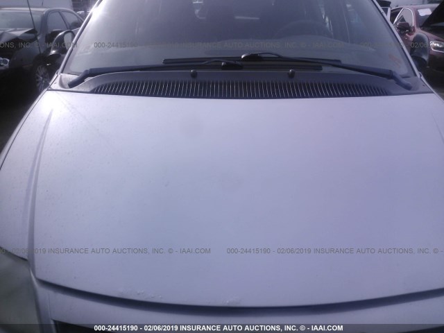 1C4GJ25332B565764 - 2002 CHRYSLER VOYAGER SILVER photo 10