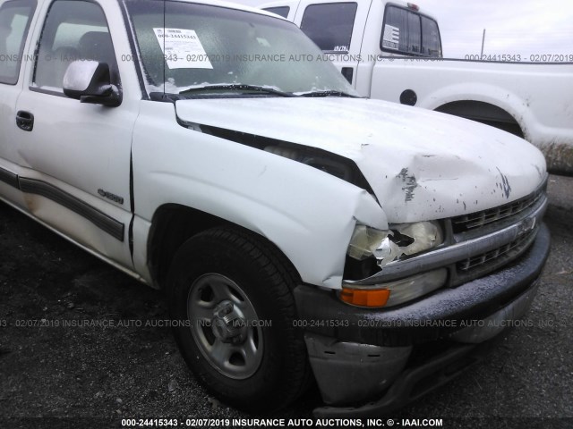 2GCEC19V921422826 - 2002 CHEVROLET SILVERADO C1500 WHITE photo 6