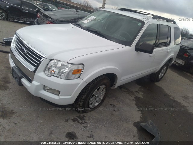 1FMEU7DE7AUA98779 - 2010 FORD EXPLORER XLT WHITE photo 2