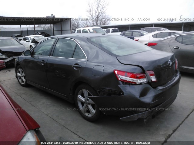 4T1BF3EK5BU614939 - 2011 TOYOTA CAMRY SE/LE/XLE 灰色 照片 3