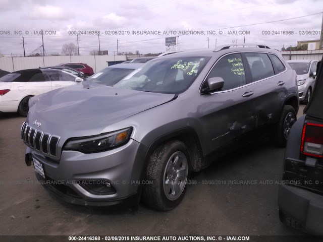 1C4PJLCX4KD109398 - 2019 JEEP CHEROKEE LATITUDE SILVER photo 2