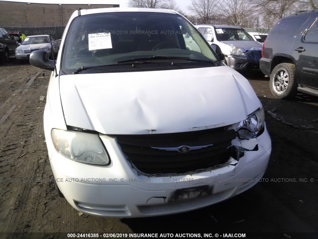 1A4GP45R86B746258 - 2006 CHRYSLER TOWN & COUNTRY  WHITE photo 6