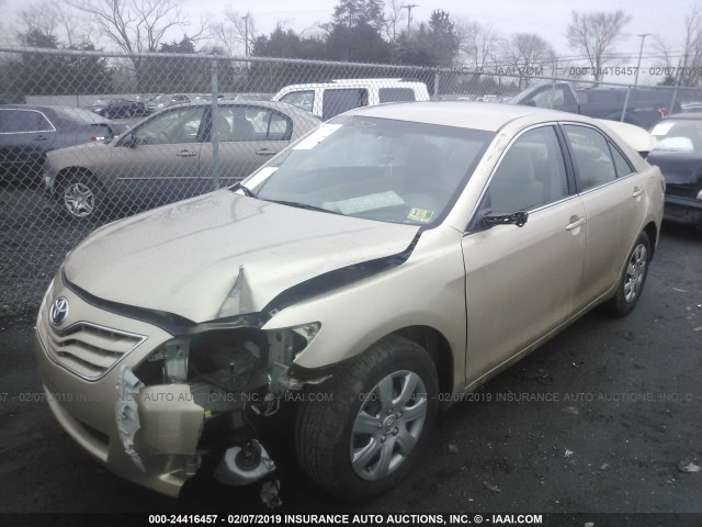 4T1BF3EK7BU636036 - 2011 TOYOTA CAMRY SE/LE/XLE ოქროსფერი ფოტო 2