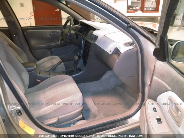 JT2BF28K4X0220141 - 1999 TOYOTA CAMRY LE/XLE GOLD photo 5