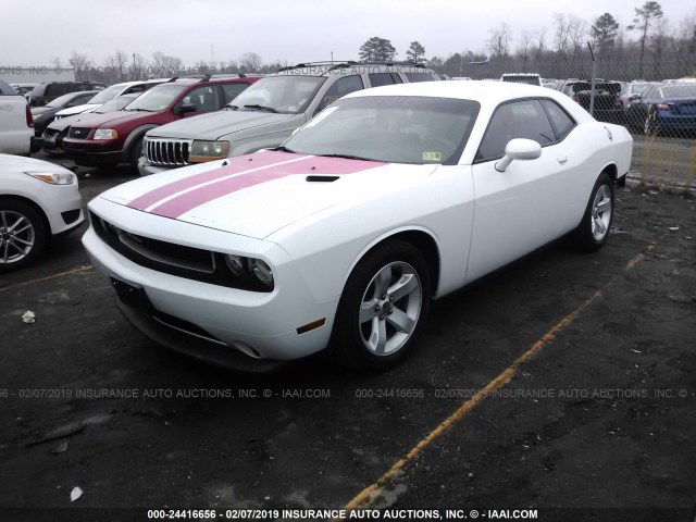 2C3CDYAGXDH718687 - 2013 DODGE CHALLENGER SXT WHITE photo 2