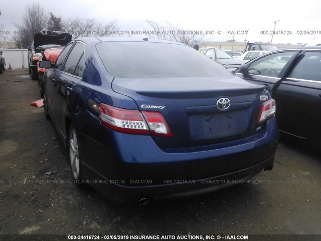 4T1BF3EK7BU598064 - 2011 TOYOTA CAMRY SE/LE/XLE BLUE photo 3