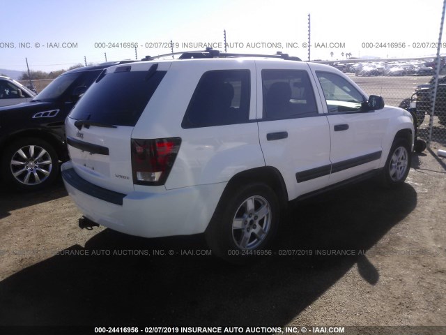 1J4GR48K95C710614 - 2005 JEEP GRAND CHEROKEE LAREDO/COLUMBIA/FREEDOM 白色 照片 4