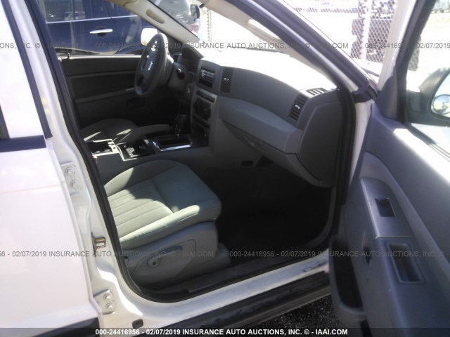 1J4GR48K95C710614 - 2005 JEEP GRAND CHEROKEE LAREDO/COLUMBIA/FREEDOM 白色 照片 5