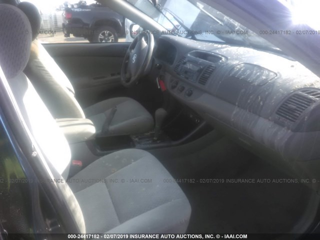 4T1BE32K34U269372 - 2004 TOYOTA CAMRY LE/XLE/SE BLUE photo 5