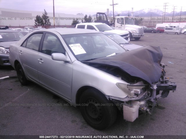 4T1BE30K35U517852 - 2005 TOYOTA CAMRY LE/XLE/SE SILVER photo 1