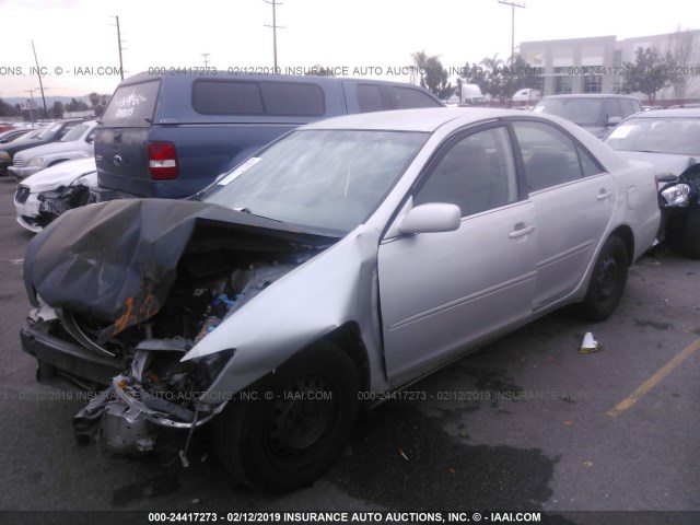 4T1BE30K35U517852 - 2005 TOYOTA CAMRY LE/XLE/SE SILVER photo 2