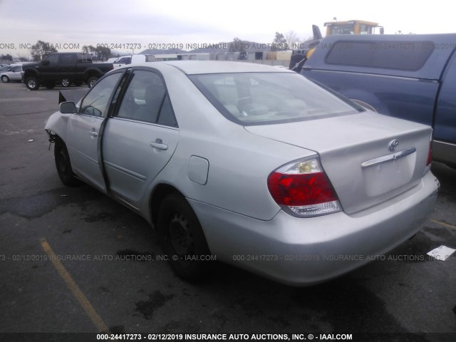4T1BE30K35U517852 - 2005 TOYOTA CAMRY LE/XLE/SE SILVER photo 3