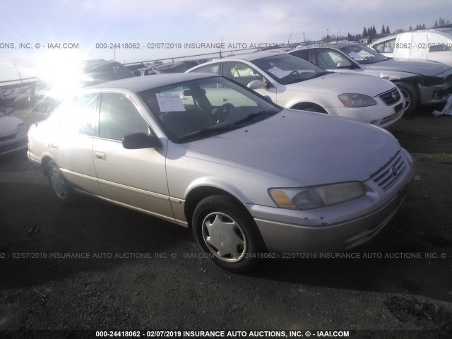 4T1BG22K0WU323282 - 1998 TOYOTA CAMRY CE/LE/XLE Champagne photo 1