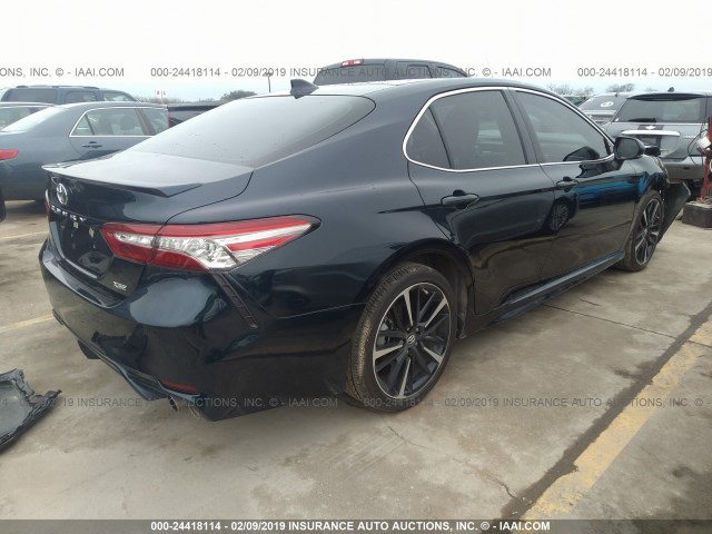 4T1BZ1HK9JU505499 - 2018 TOYOTA CAMRY XSE/XLE Tünd mavi foto 4