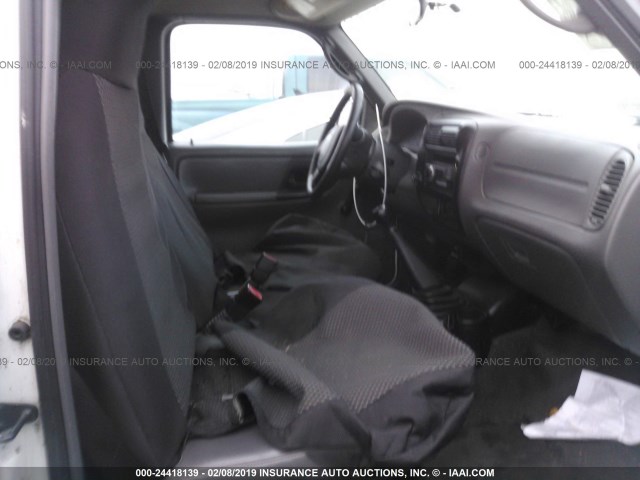 1FTYR10DX5PA05626 - 2005 FORD RANGER WHITE photo 5