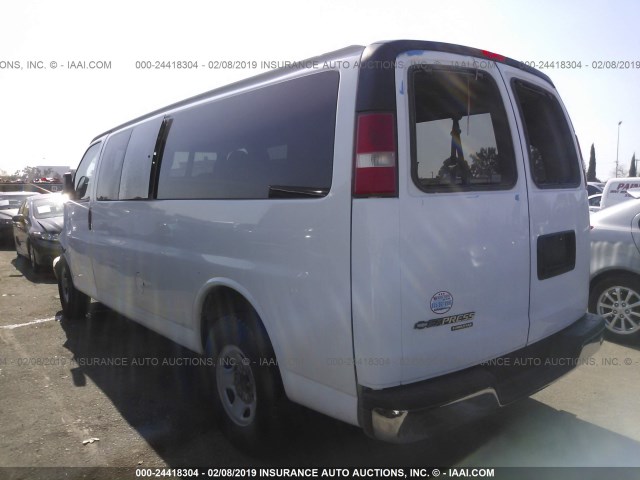 1GAZG1FG5E1102613 - 2014 CHEVROLET EXPRESS G3500 LT WHITE photo 3