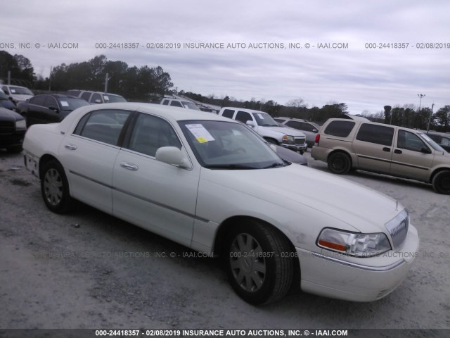 1LNHM82W95Y669797 - 2005 LINCOLN TOWN CAR SIGNATURE LIMITED CREAM photo 1