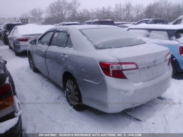 4T4BF1FK8CR248517 - 2012 TOYOTA CAMRY SE/LE/XLE 银色 照片 3
