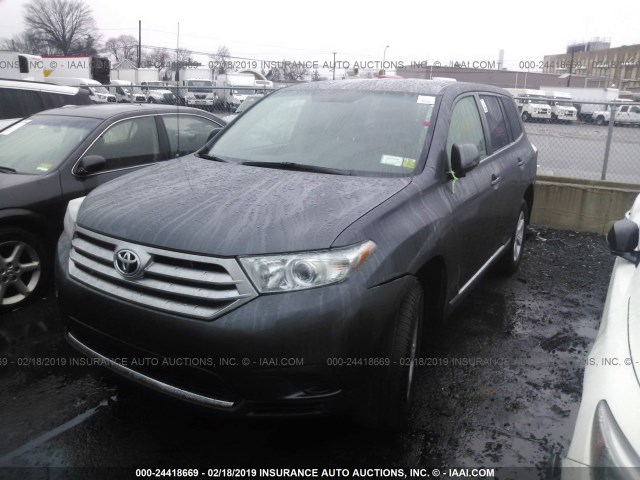 5TDZA3EH3CS030759 - 2012 TOYOTA HIGHLANDER SE GRAY photo 2