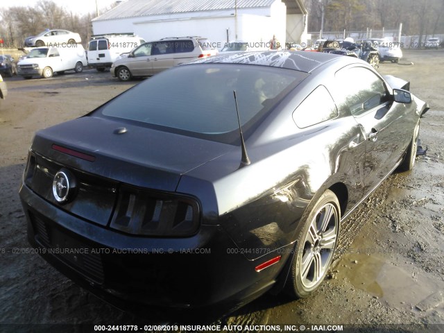 1ZVBP8AM9D5231408 - 2013 FORD MUSTANG BLACK photo 4