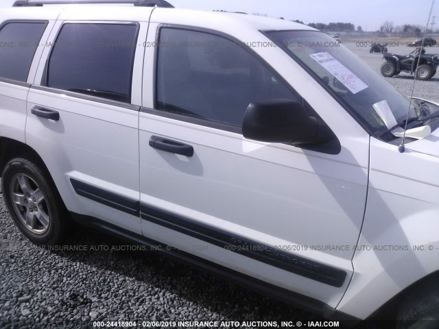 1J4GS48K56C215381 - 2006 JEEP GRAND CHEROKEE LAREDO/COLUMBIA/FREEDOM 白色 照片 6