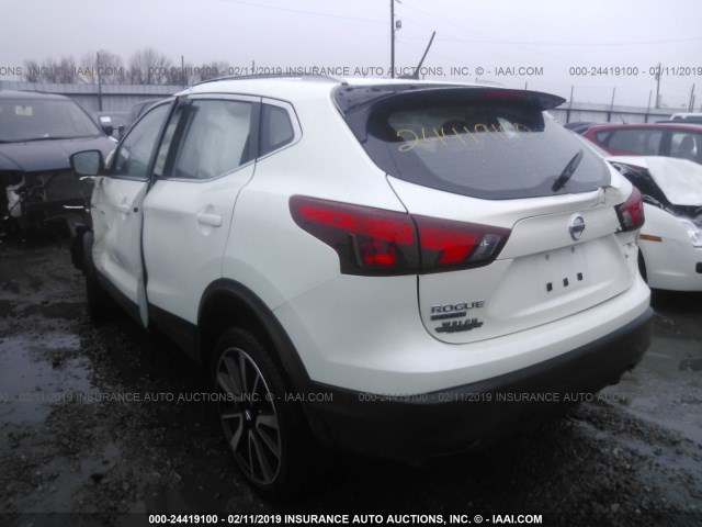 JN1BJ1CPXJW500012 - 2018 NISSAN ROGUE SPORT S/SV/SL WHITE photo 3