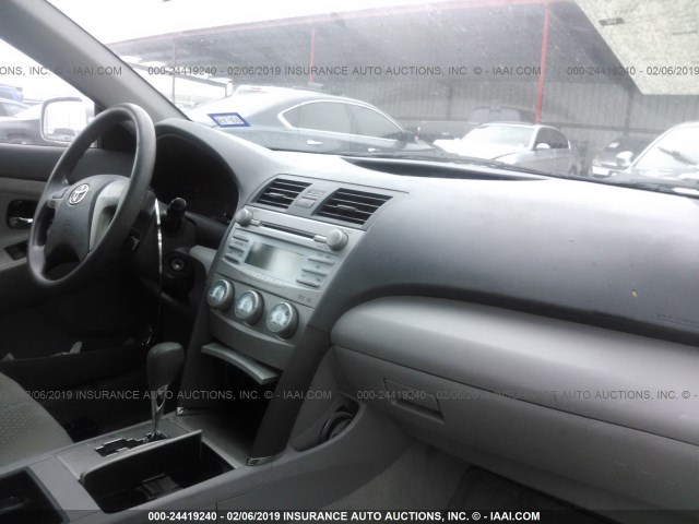 4T1BE46K08U237078 - 2008 TOYOTA CAMRY CE/LE/XLE/SE SILVER photo 5