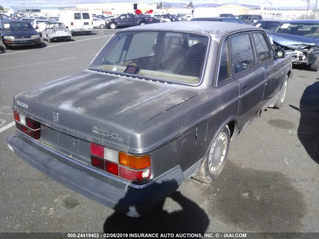 YV1AA8847L1393124 - 1990 VOLVO 240 DL SILVER photo 4