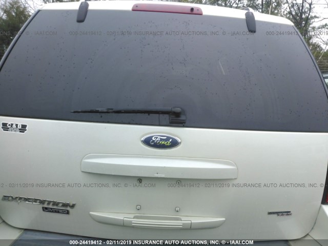 1FMFU20585LA73866 - 2005 FORD EXPEDITION LIMITED WHITE photo 6