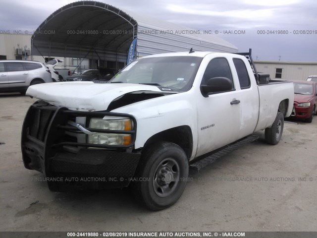 1GCHC49K69E163872 - 2009 CHEVROLET SILVERADO C2500 HEAVY DUTY WHITE photo 2