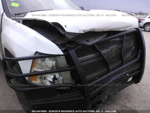 1GCHC49K69E163872 - 2009 CHEVROLET SILVERADO C2500 HEAVY DUTY WHITE photo 6