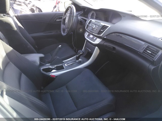 1HGCR2F58FA259857 - 2015 HONDA ACCORD SPORT თეთრი ფოტო 5