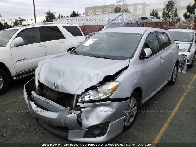 2T1KU4EE6AC406977 - 2010 TOYOTA COROLLA MATRIX  SILVER photo 2
