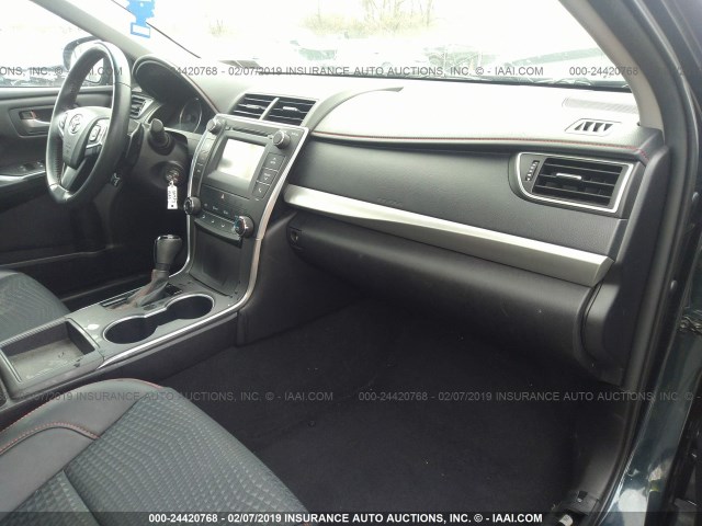 4T1BF1FK6FU478829 - 2015 TOYOTA CAMRY LE/XLE/SE/XSE 深蓝色 照片 5