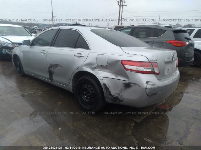 4T4BF3EKXAR014695 - 2010 TOYOTA CAMRY SE/LE/XLE GRAY photo 3