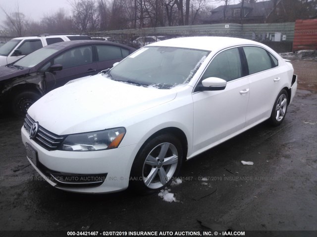 1VWBP7A35DC037620 - 2013 VOLKSWAGEN PASSAT SE WHITE photo 2