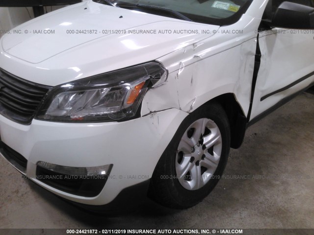 1GNKRFED3DJ126342 - 2013 CHEVROLET TRAVERSE LS WHITE photo 6