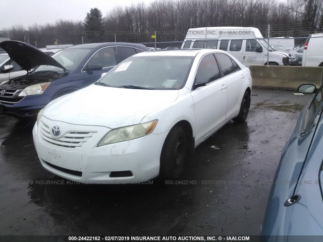 4T1BE46K77U531673 - 2007 TOYOTA CAMRY NEW GENERAT CE/LE/XLE/SE WHITE photo 2