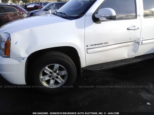 1GKFK16367J229786 - 2007 GMC YUKON XL K1500 WHITE photo 6