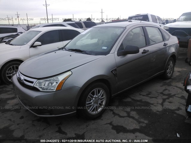 1FAHP35N58W298273 - 2008 FORD FOCUS SE/SEL/SES SILVER photo 2