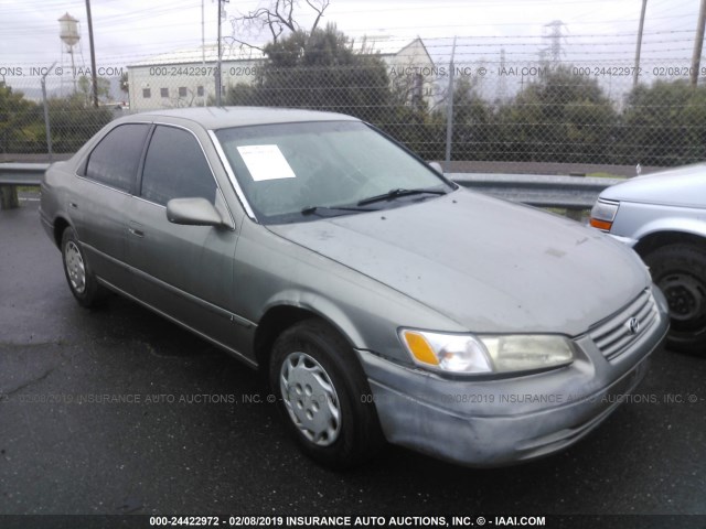 JT2BG22K1V0033586 - 1997 TOYOTA CAMRY LE/XLE GRAY photo 1