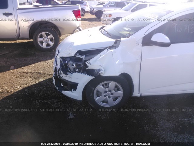 1G1JA5SH8F4125680 - 2015 CHEVROLET SONIC LS 白色 照片 6