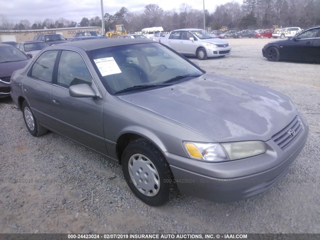 4T1BG22K6VU109413 - 1997 TOYOTA CAMRY CE/LE/XLE GOLD photo 1